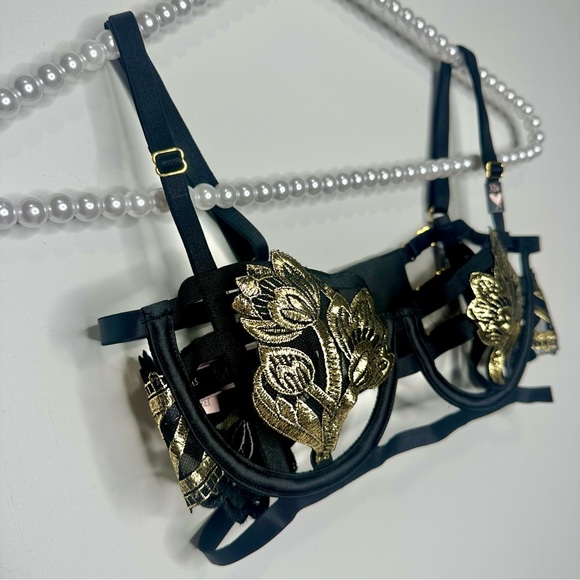 VS Very Sexy Band of Lover Black Strappy Floral Embroidered Bra - Picture 9 of 14